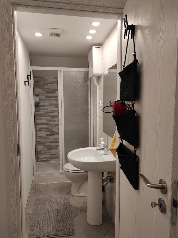 Al Portico Apartment เปตราเลีย ซอตตานา ภายนอก รูปภาพ