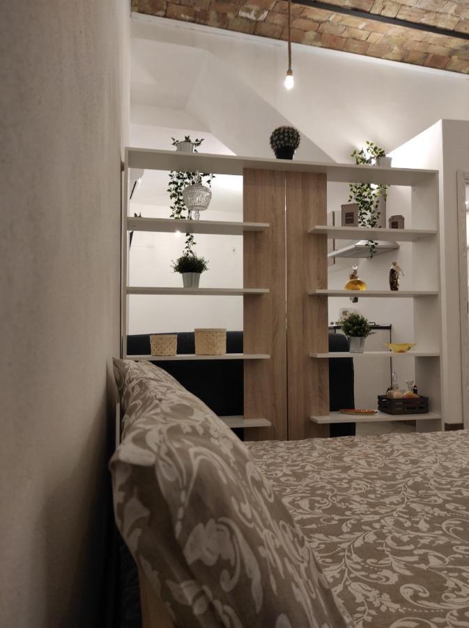 Al Portico Apartment เปตราเลีย ซอตตานา ภายนอก รูปภาพ